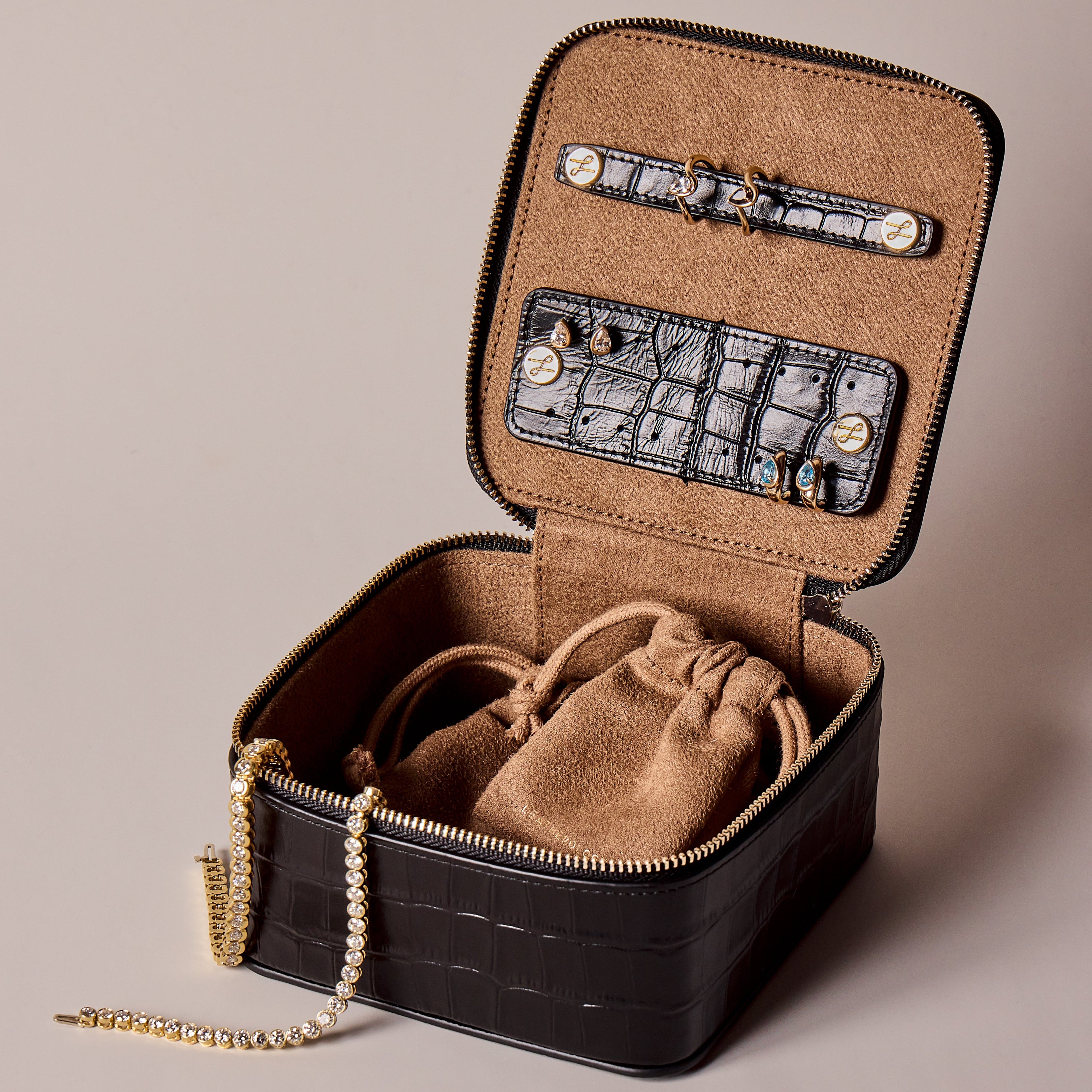 AARYAH LEATHER JEWELRY CASE