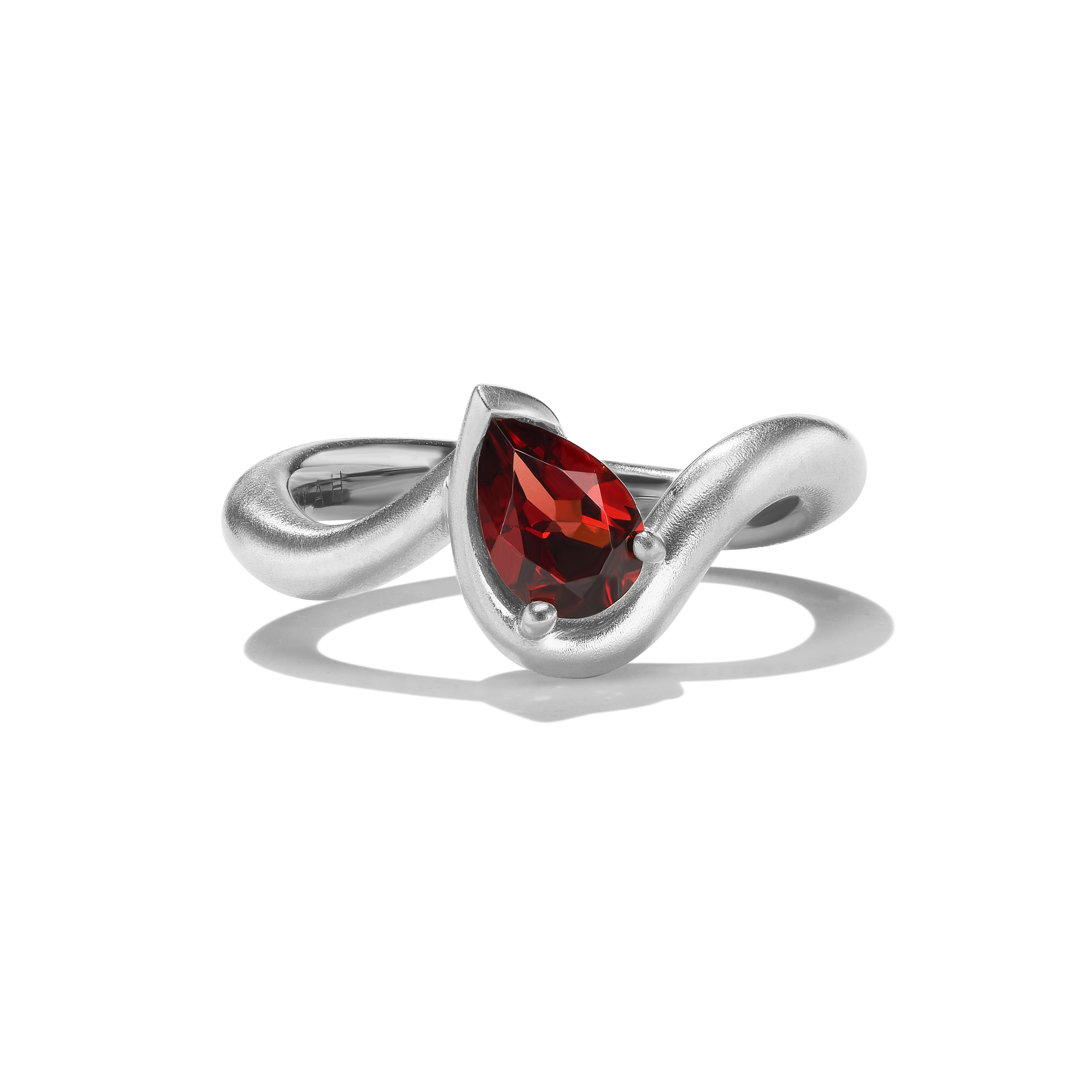 BB thelma garnet in white gold