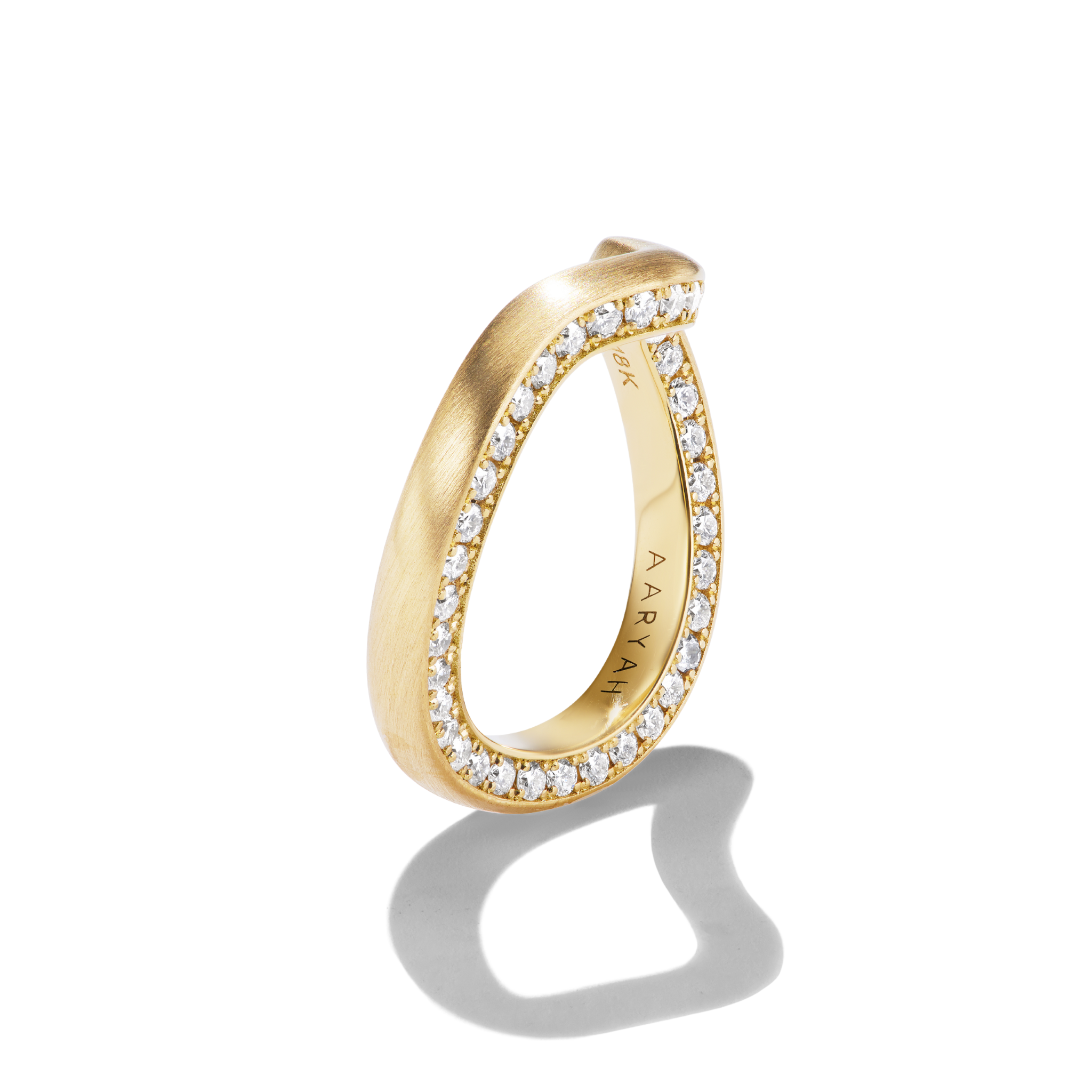 BESPOKE HIDDEN PAVÉ CONTOUR BAND