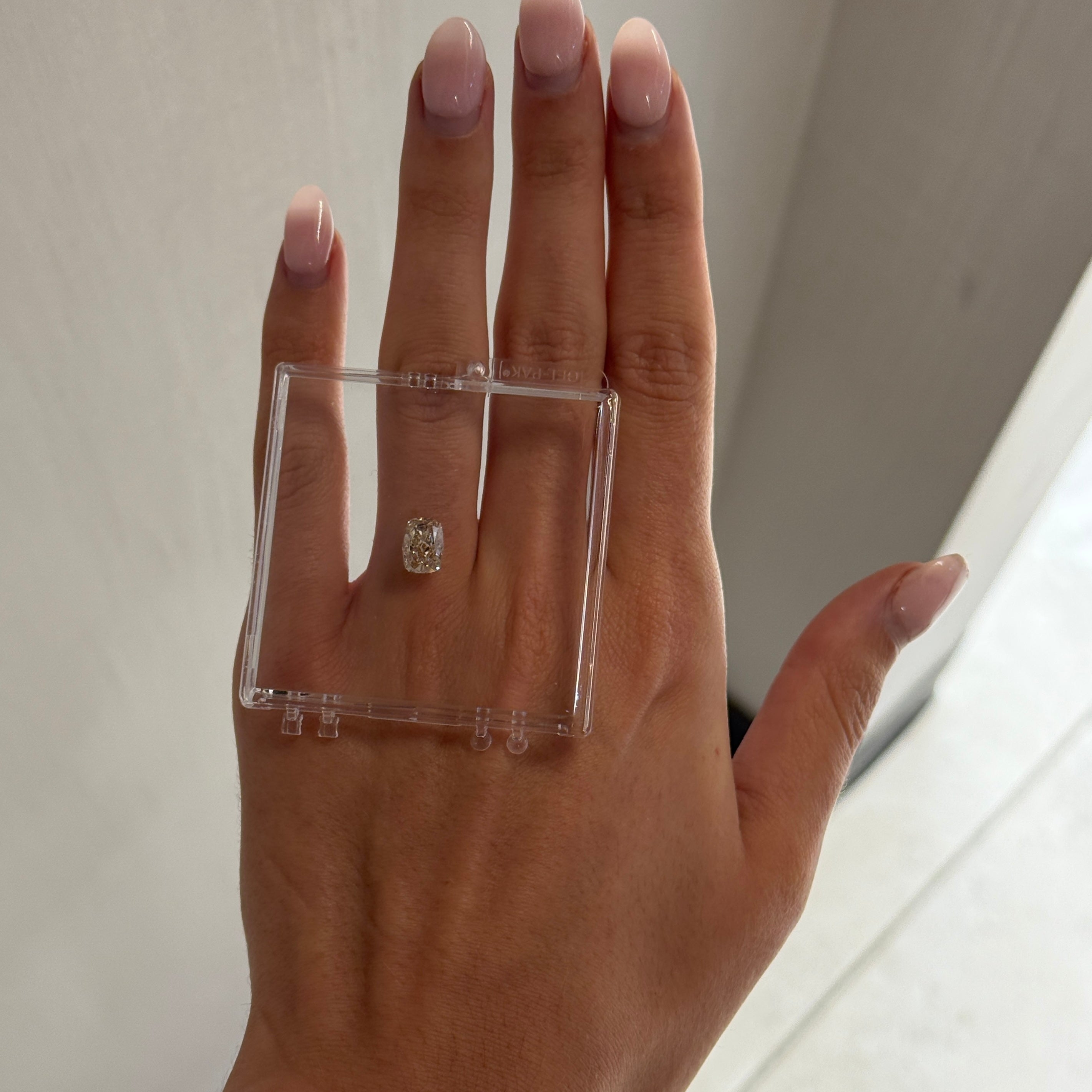 2.02 CRT UV SI2 CUSHION BRILLIANT CUT DIAMOND