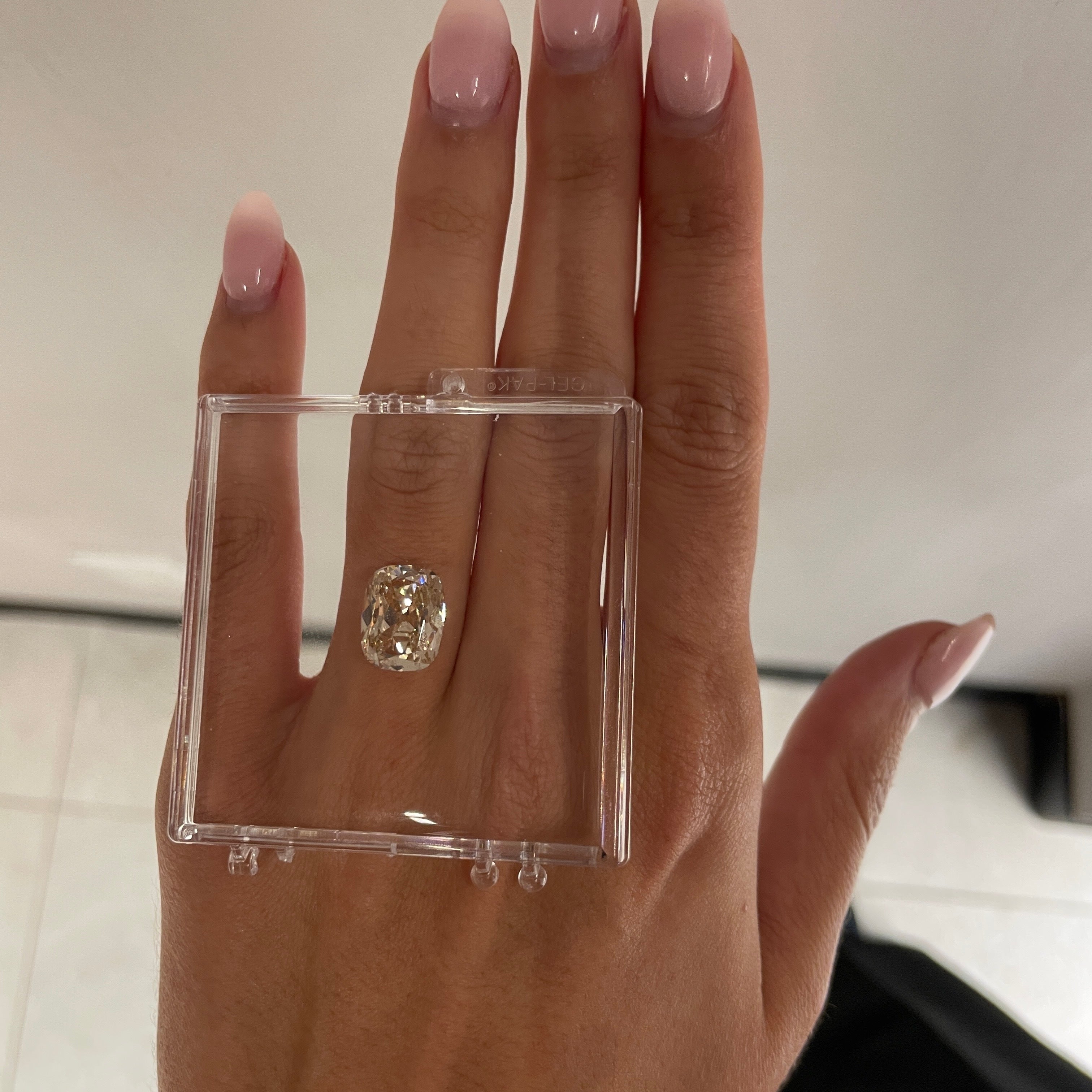 5.97 CRT FLY-B IF OLD MINE BRILLIANT CUT DIAMOND
