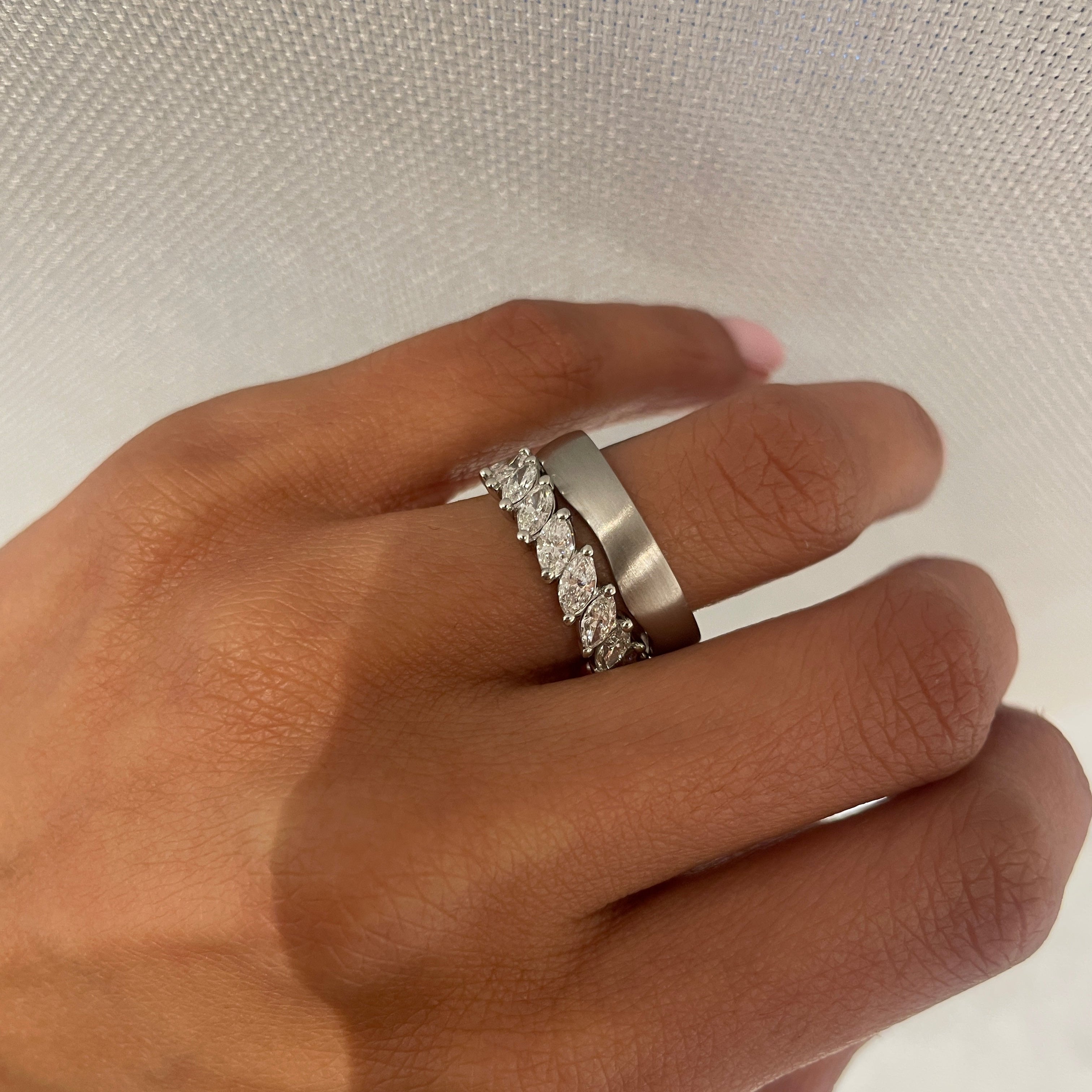 APHRODITE MARQUISE BAND