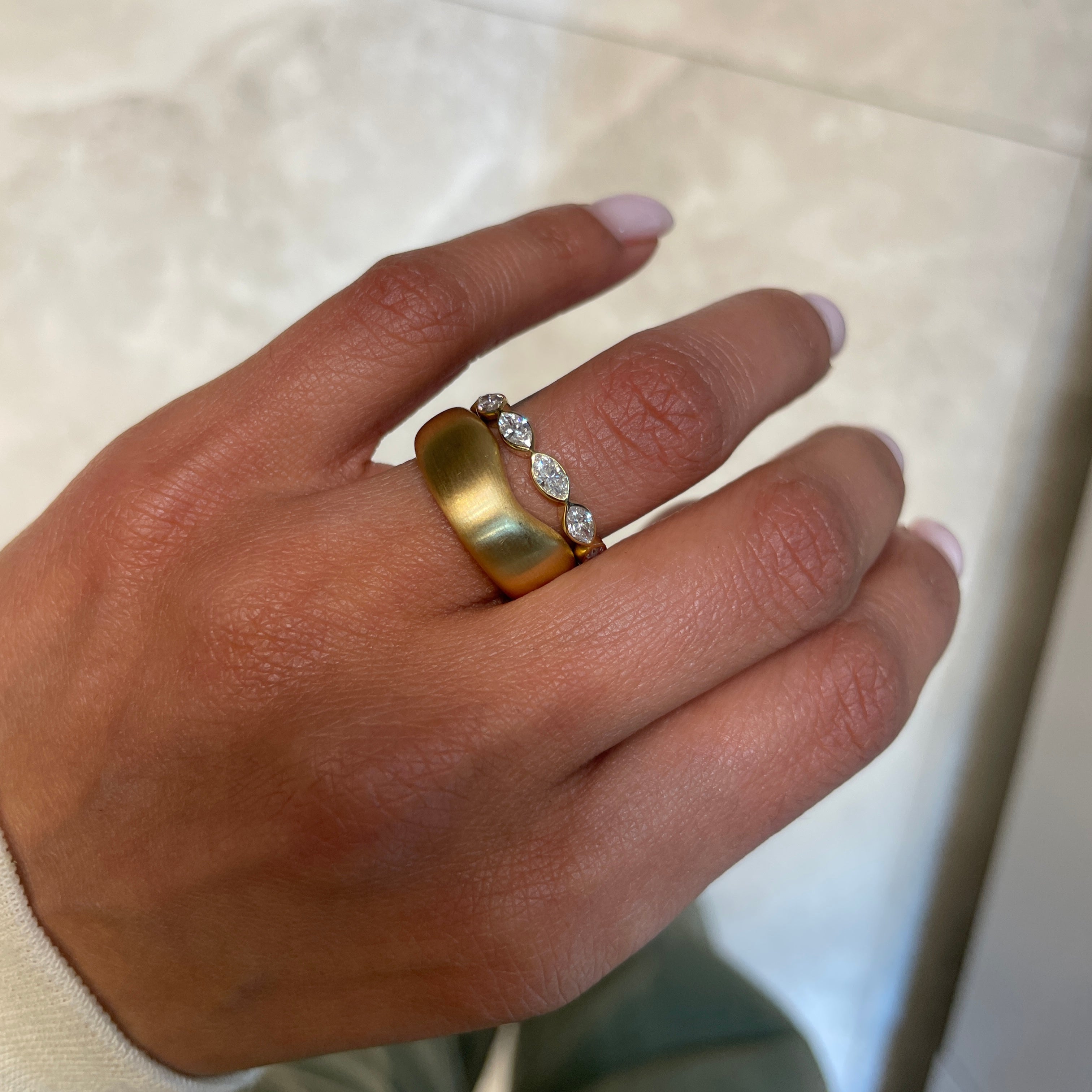 ORA  + JUNO Ring on hand