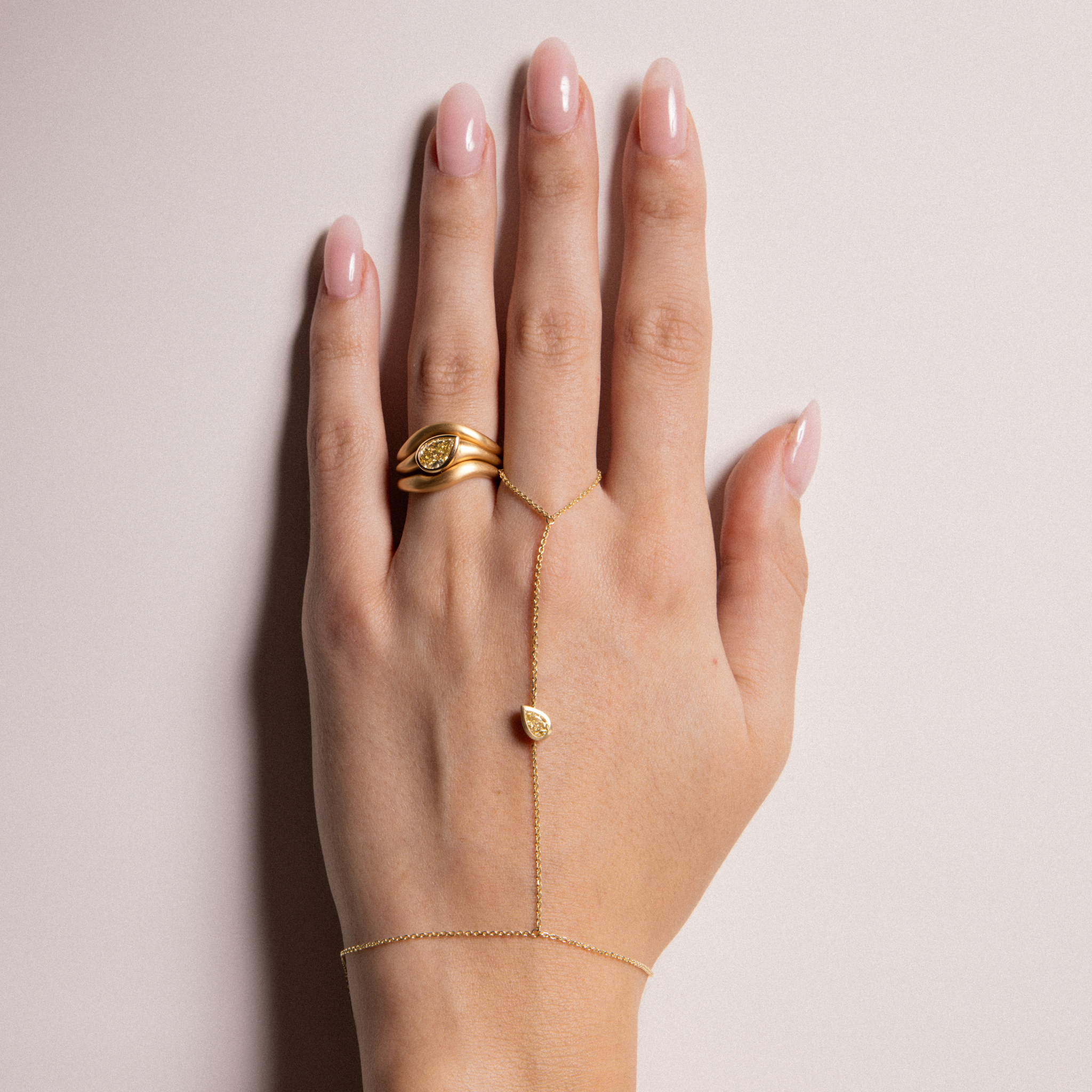 JAX YELLOW DIAMOND HAND CHAIN