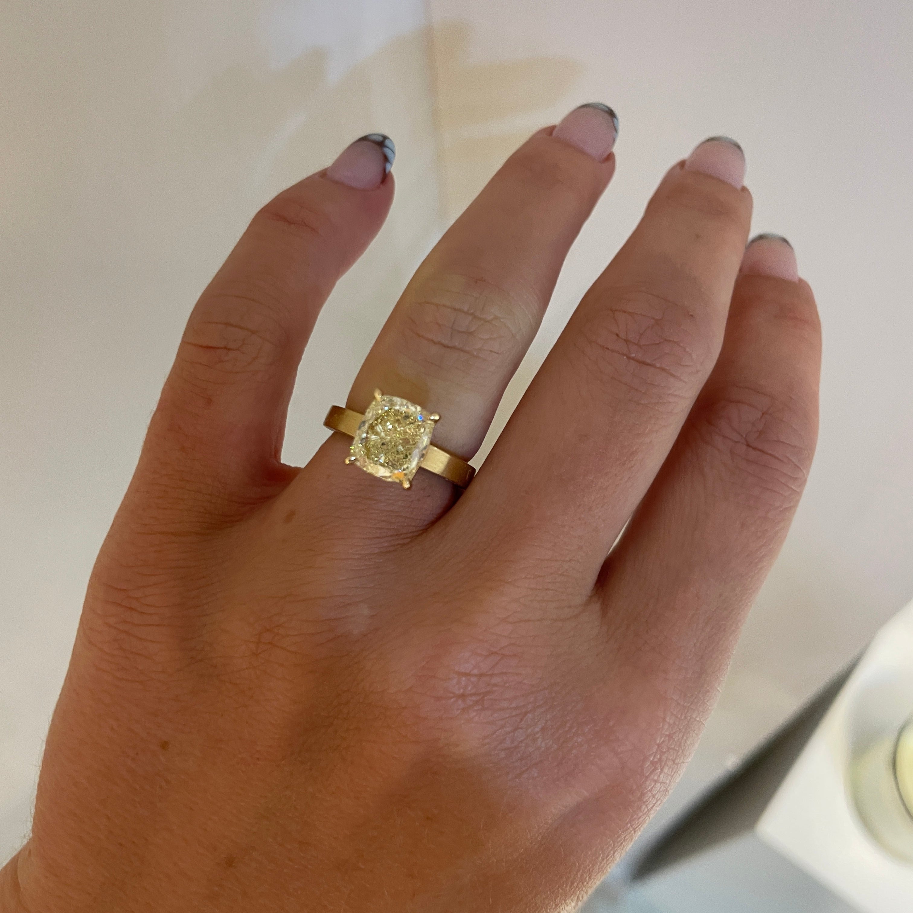 SELENE 4.10 PEEKABOO PAVÉ RING