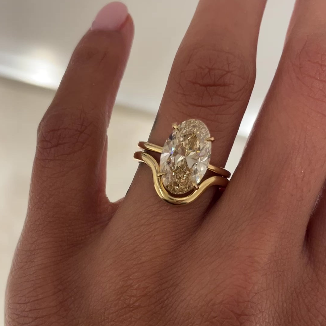 NUDE DIAMONDS™ - ALINA 4.02 with embrace wedding band