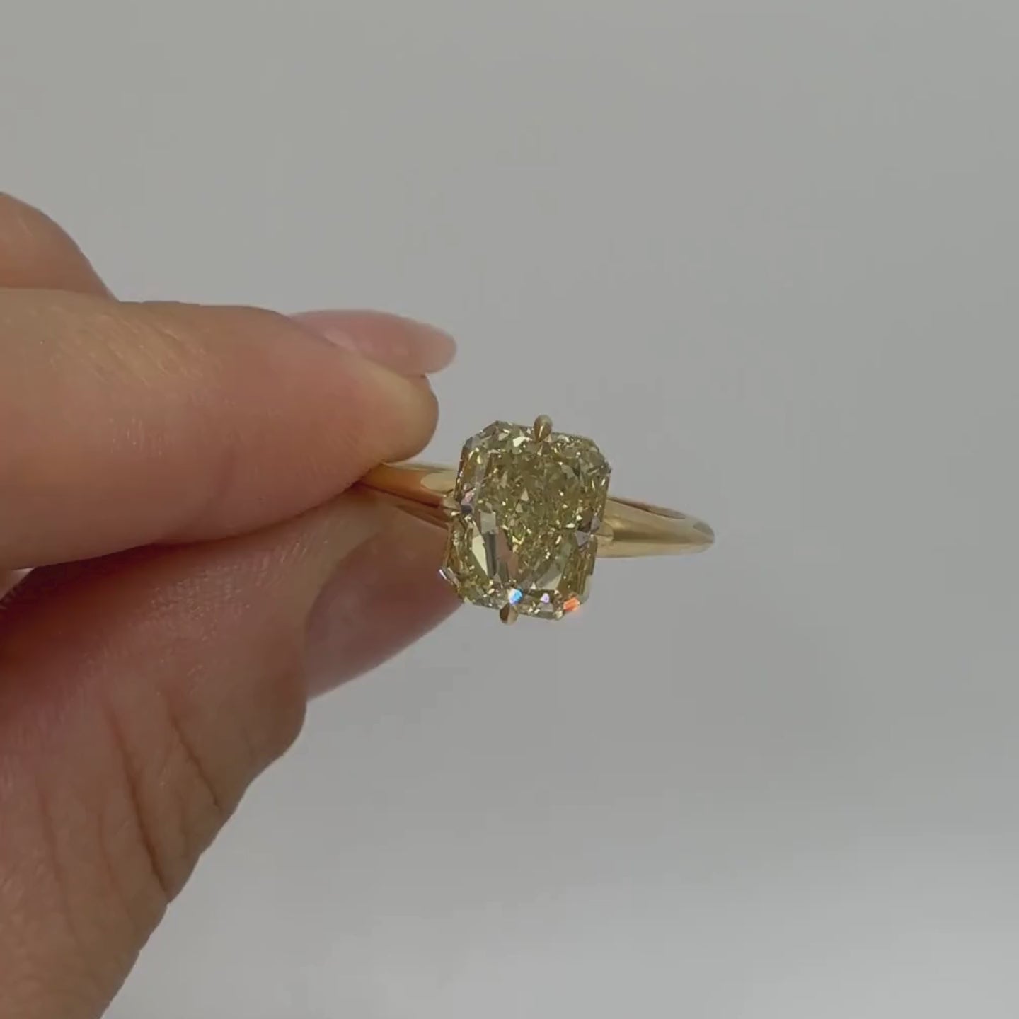 *NEW* Mae III Ring