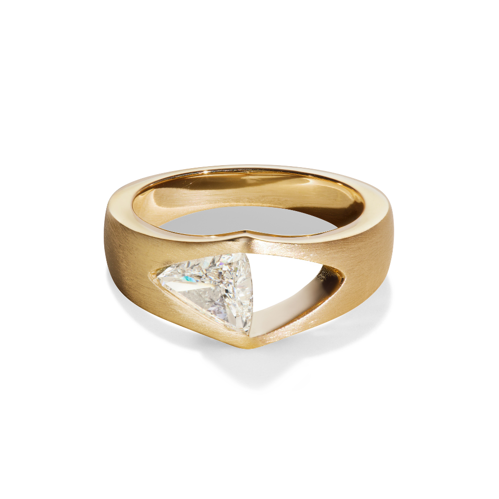 TRIKONA RING