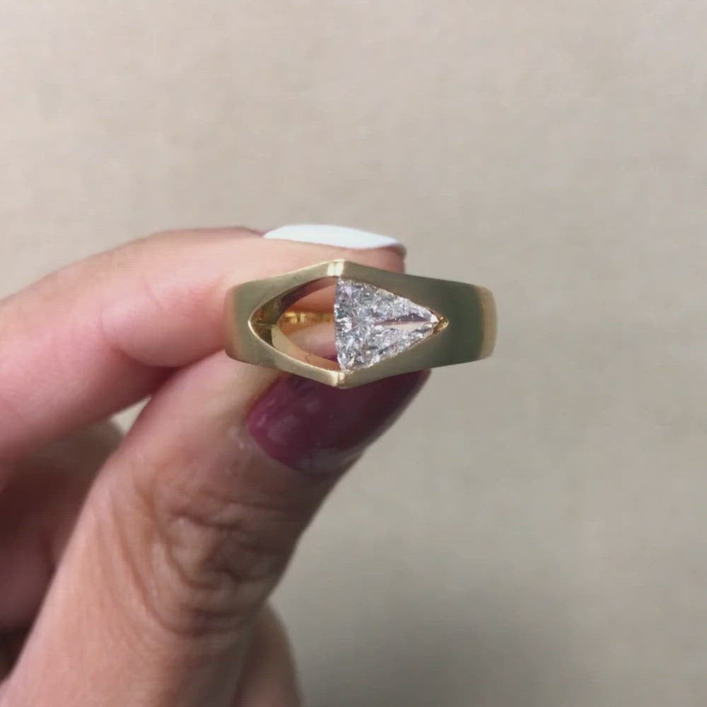 TRIKONA Ring - Trikona