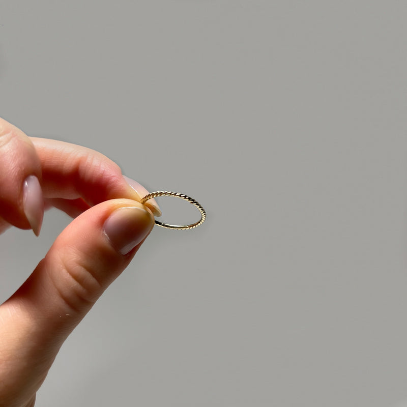 AADYA Yin Thin on Finger - held