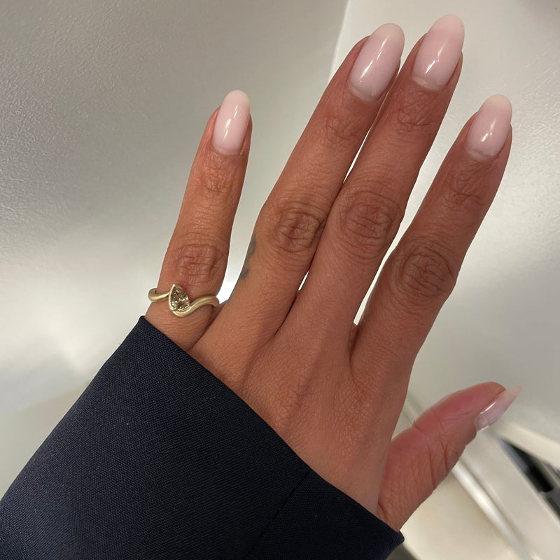 BB Thelma Brown Diamond on Hand