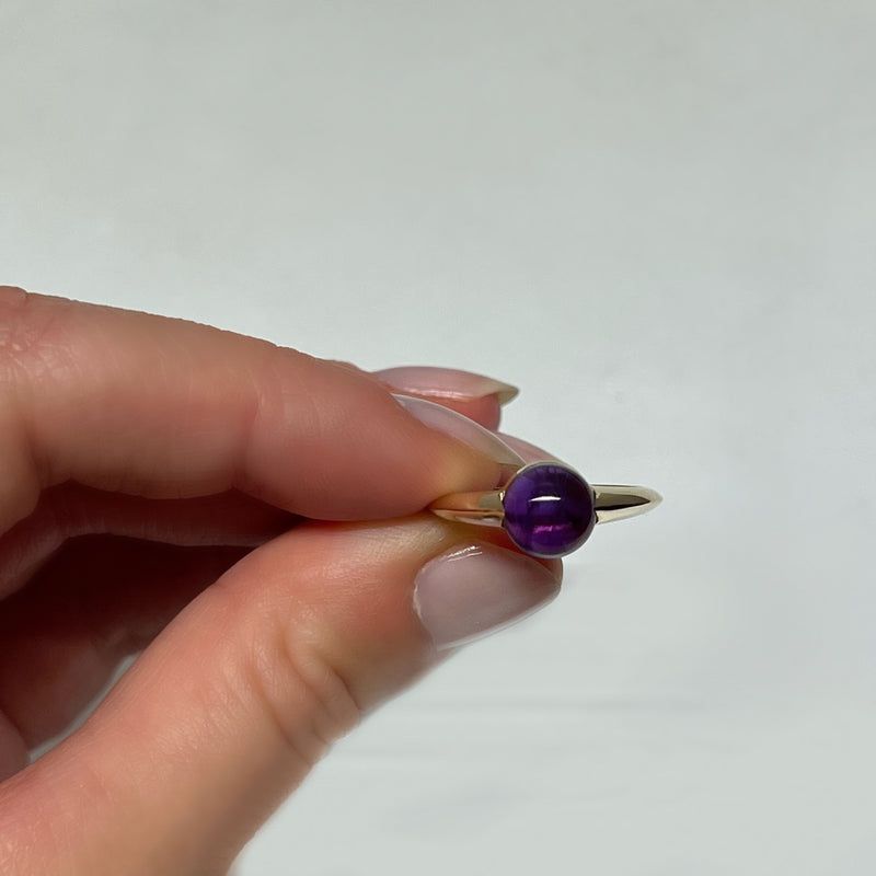 AVAN AMETHYST 14KT GOLD RING