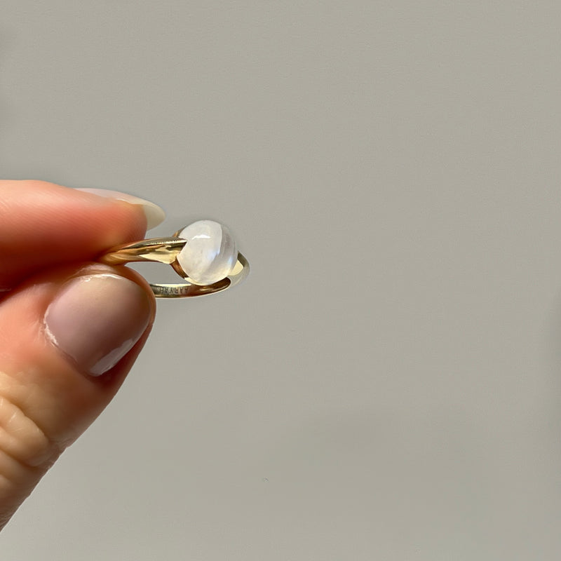 AVAN MOONSTONE 14KT GOLD RING