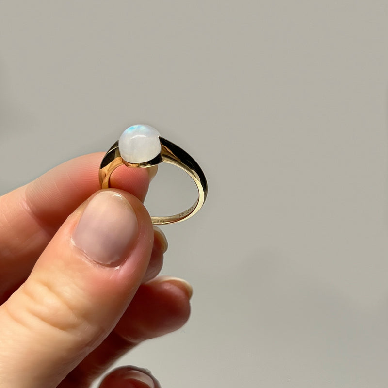 AVAN MOONSTONE 14KT GOLD RING