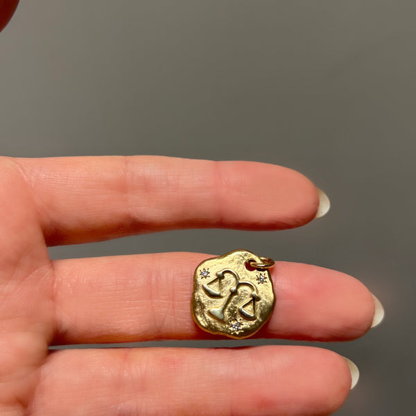 LIBRA 18KT YELLOW GOLD ZODIAC MEDALLION PENDANT