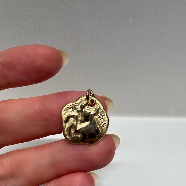 TAURUS 18KT YELLOW GOLD ZODIAC MEDALLION PENDANT