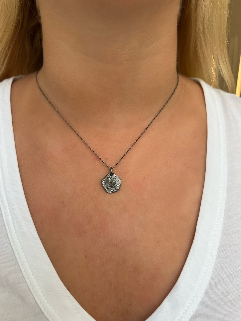 MINI LEO ZODIAC MEDALLION - Black