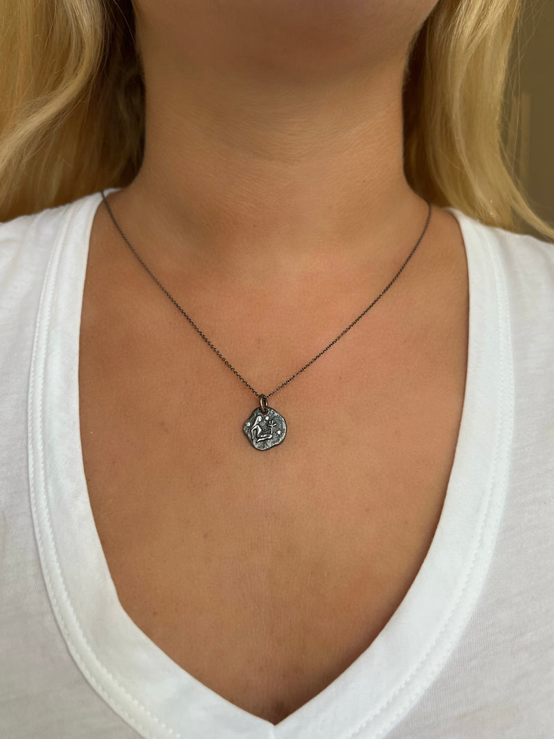 MINI VIRGO ZODIAC MEDALLION - Black