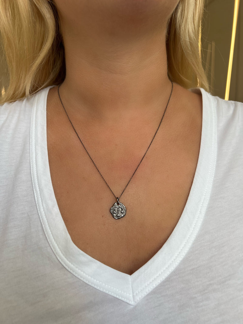 MINI LIBRA ZODIAC MEDALLION - Black