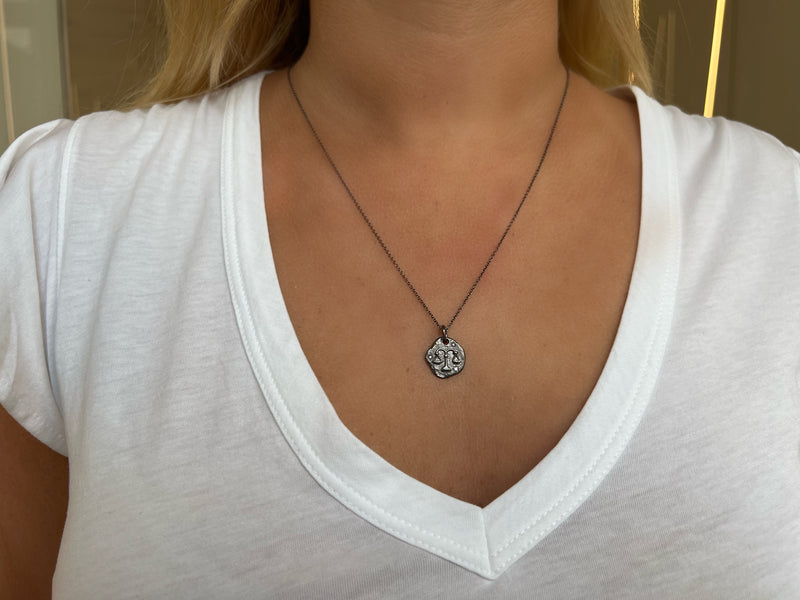 MINI LIBRA ZODIAC MEDALLION - Black