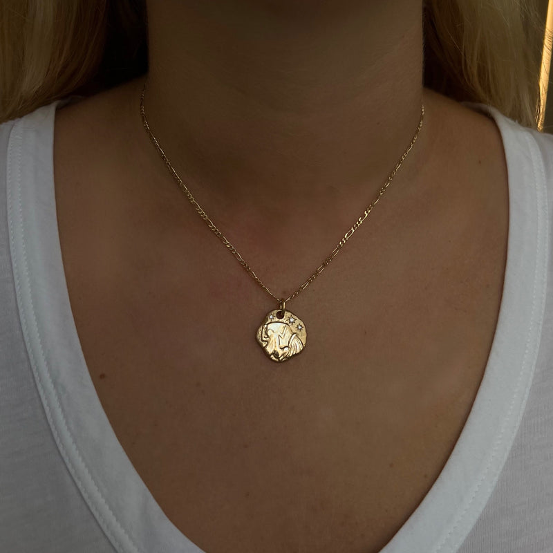 AQUARIUS 18KT YELLOW GOLD ZODIAC MEDALLION PENDANT
