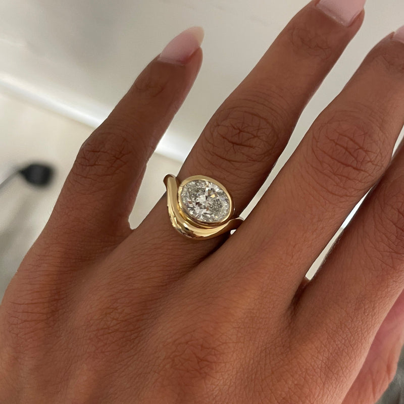 White Oval Diamond DEEPA