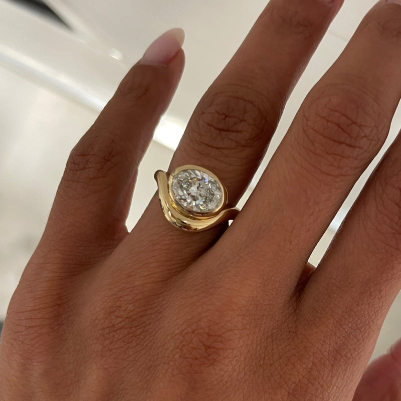 White Oval Diamond DEEPA