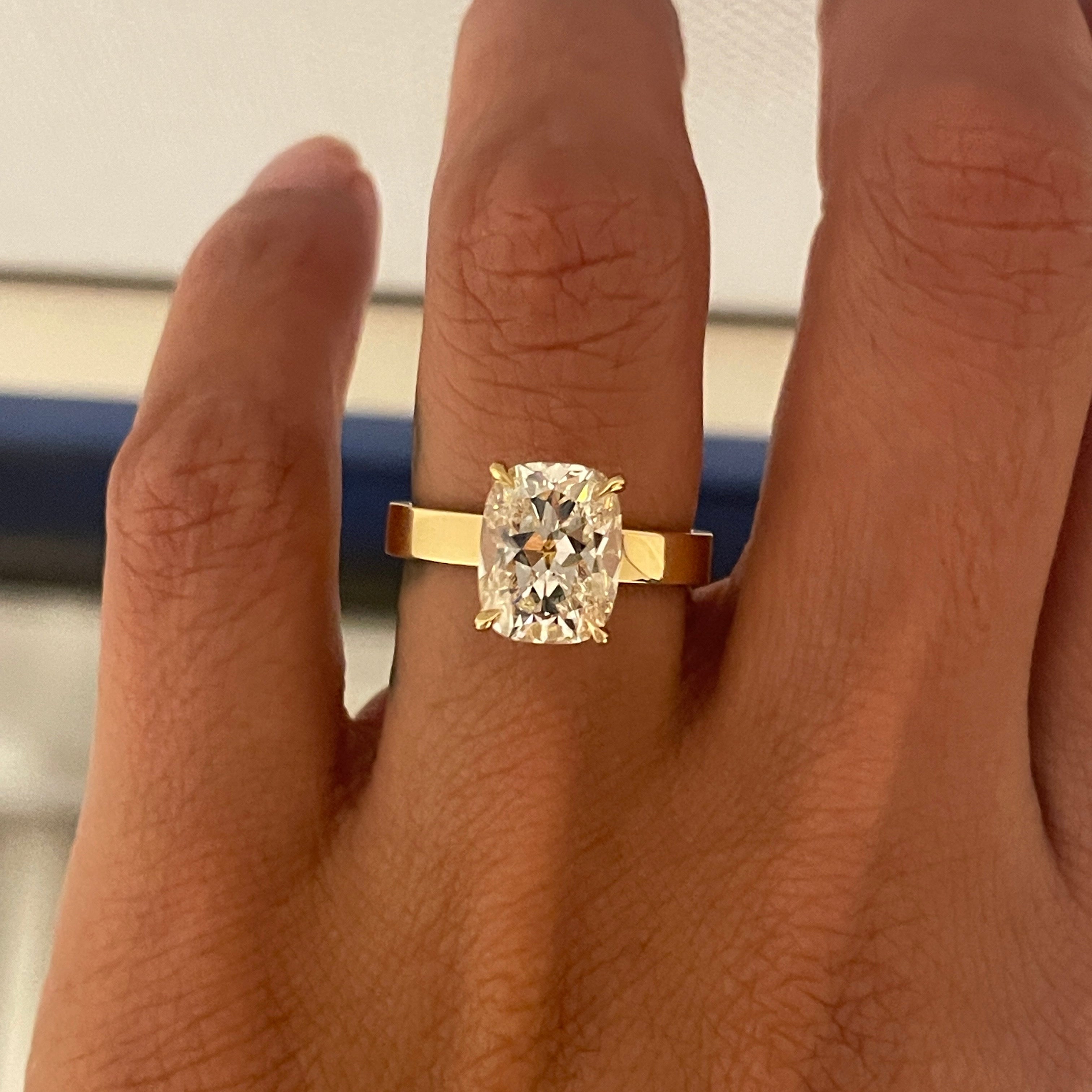 SELENE 2.59 CUSHION RING