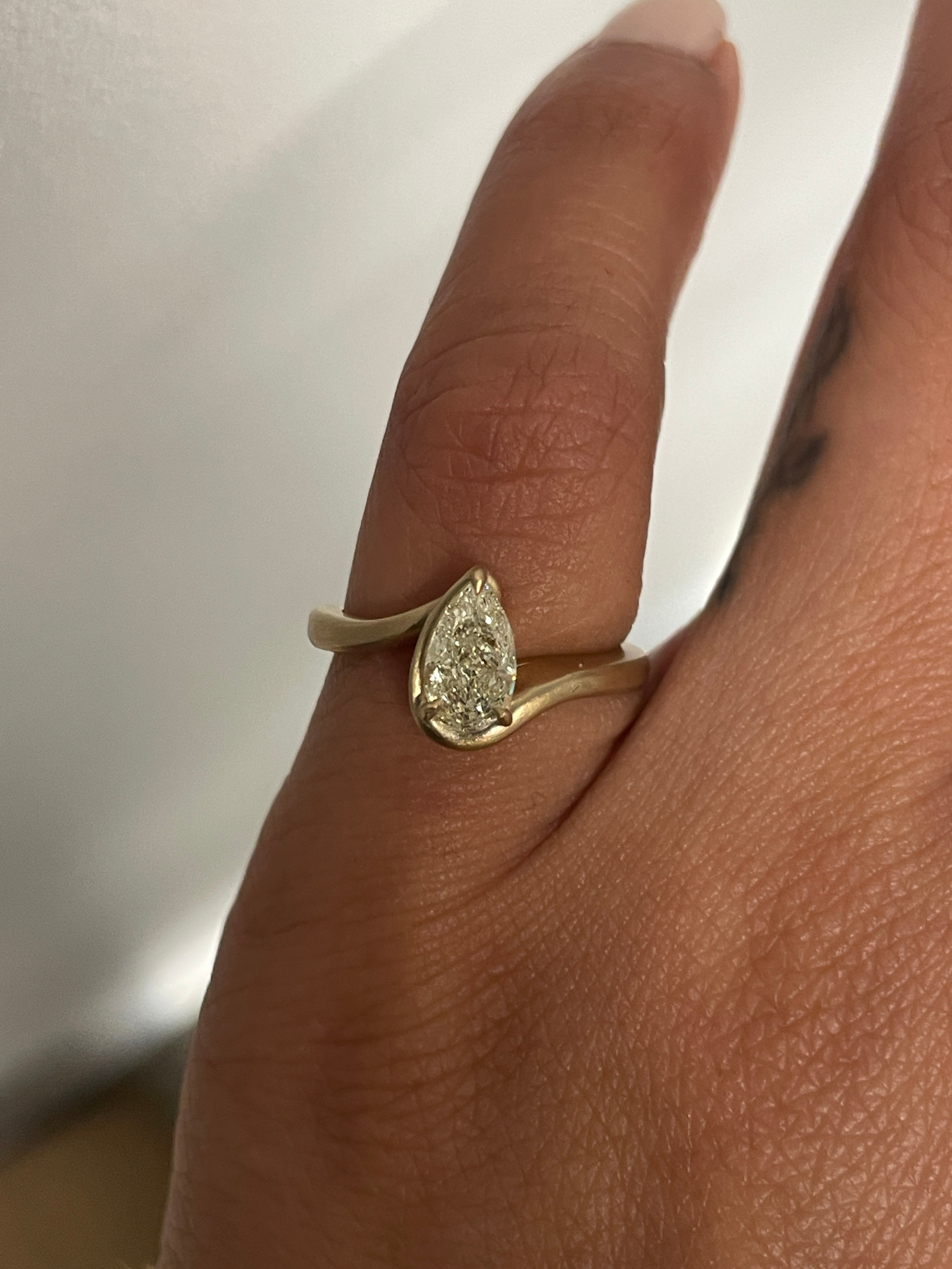 BB TALIA YELLOW DIAMOND PINKY RING