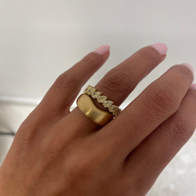 *NEW* AURELLE YELLOW PEAR CUT BAND