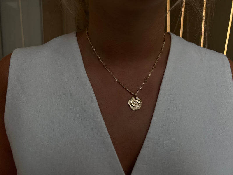 PISCES ZODIAC MEDALLION