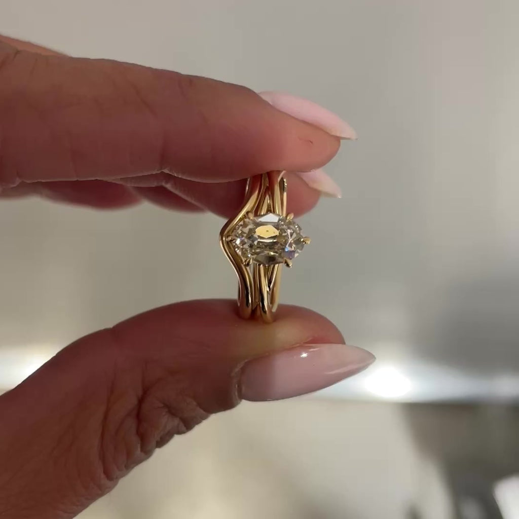 ESTELLE Engagement Ring + HAZEL Wedding Bands Details