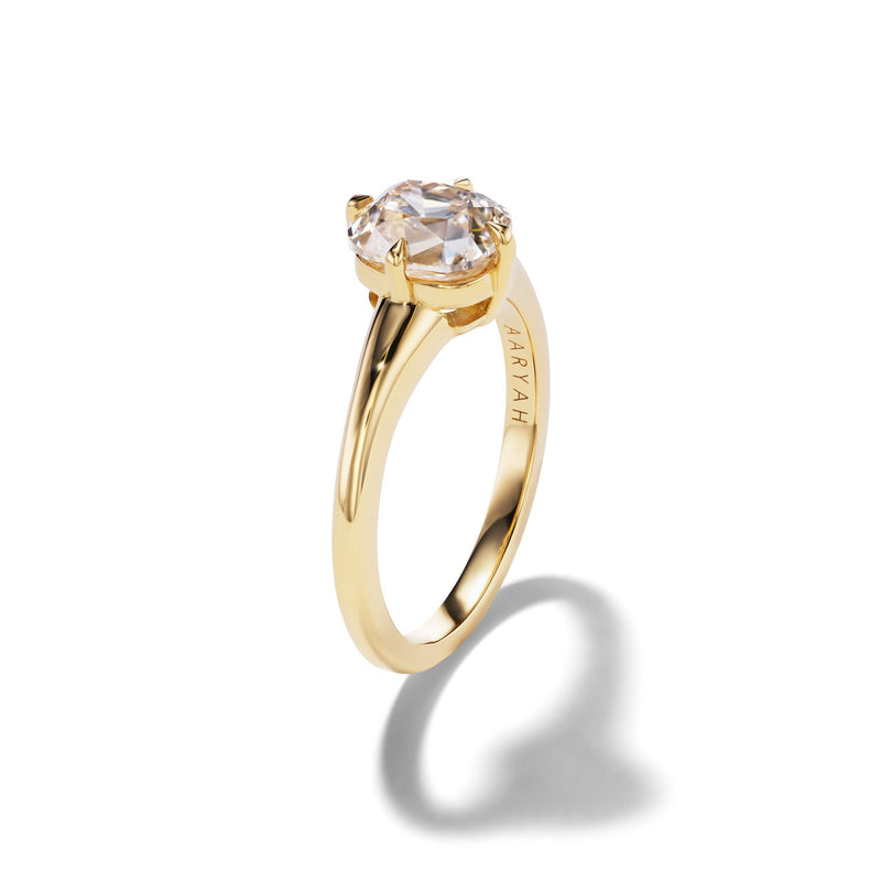 Classic MAE Ring with 1.66 very light brown diamond in a 18kt yellow gold setting - side view