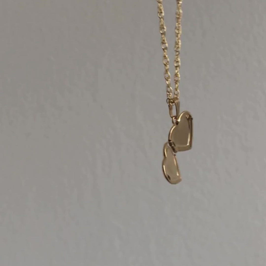 NOORA Heart Locket Pendant - Video